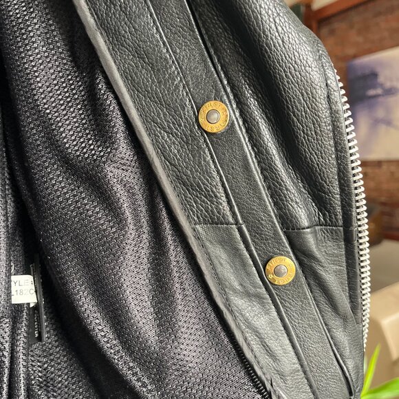 Women's Cowhide Leather Jacket - Picture 5 of 9